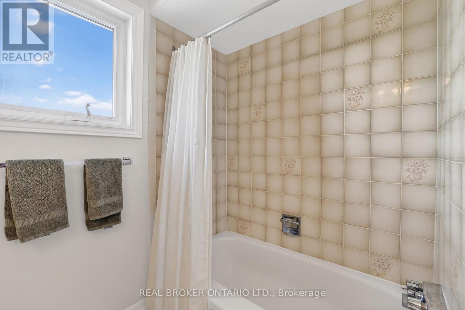 208 Stegman Road, East Gwillimbury, Ontario  L9N 1B6 - Photo 36 - N13162096