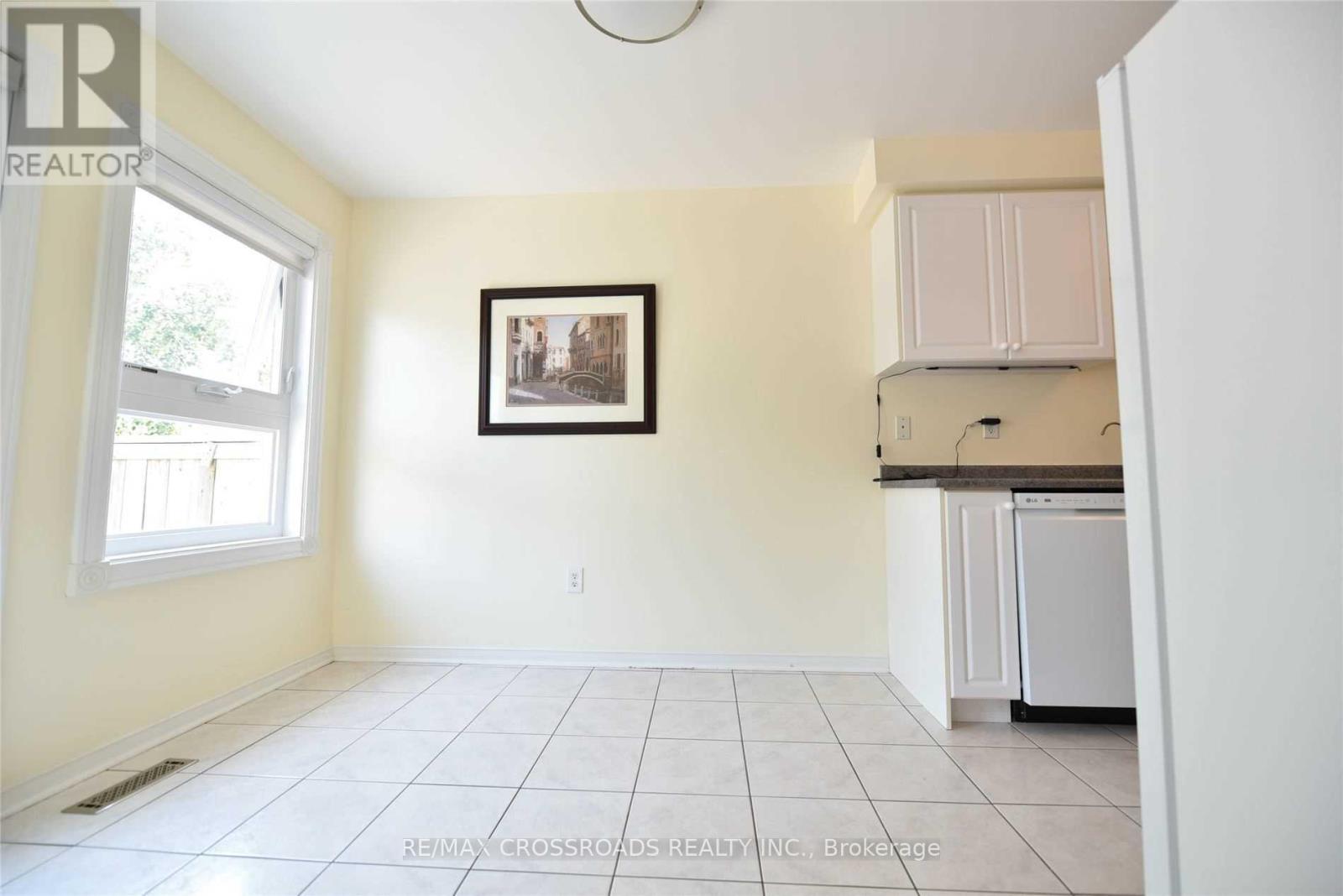 33 Holmwood Street, Richmond Hill, Ontario  L4B 4K5 - Photo 4 - N13162164