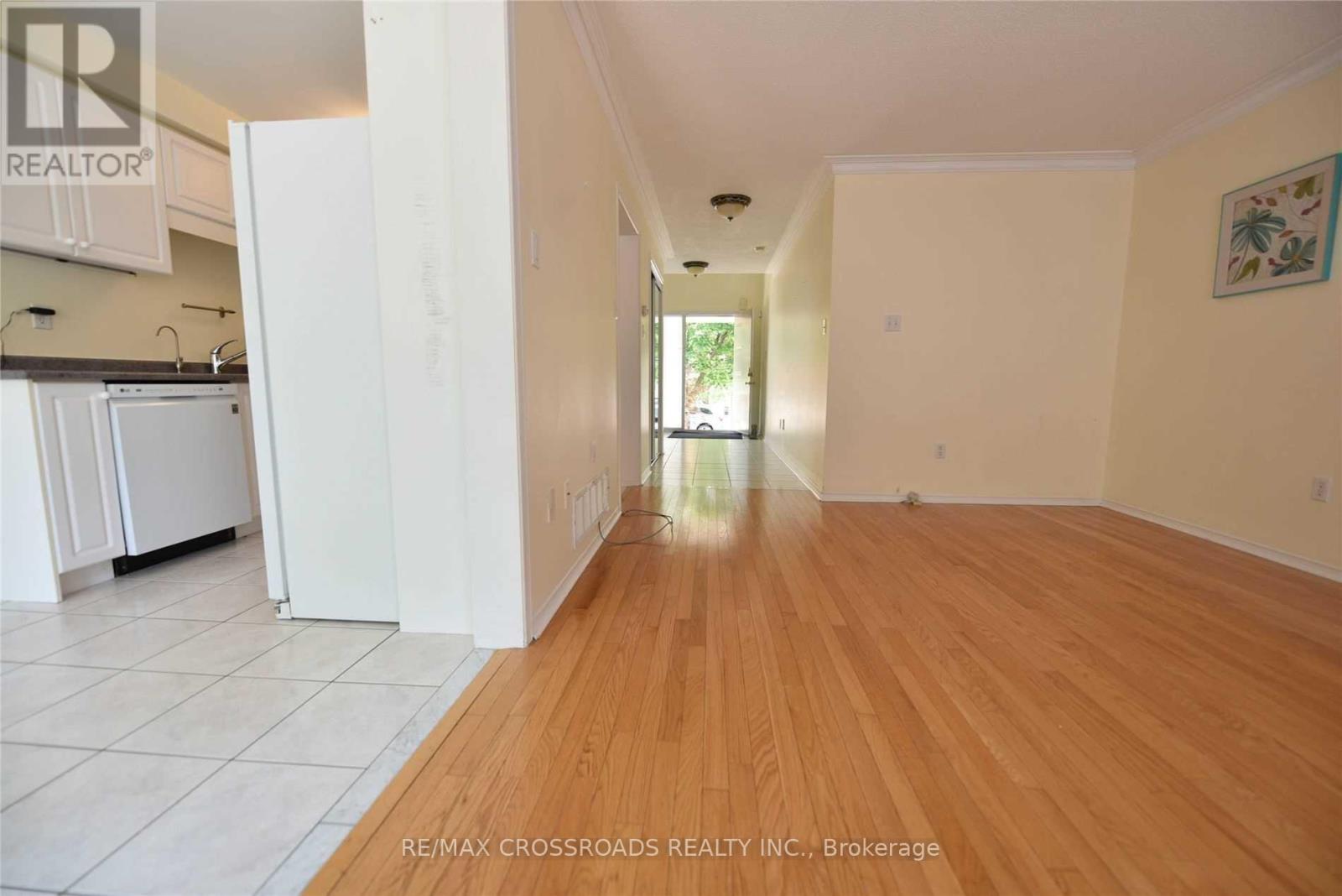 33 Holmwood Street, Richmond Hill, Ontario  L4B 4K5 - Photo 5 - N13162164