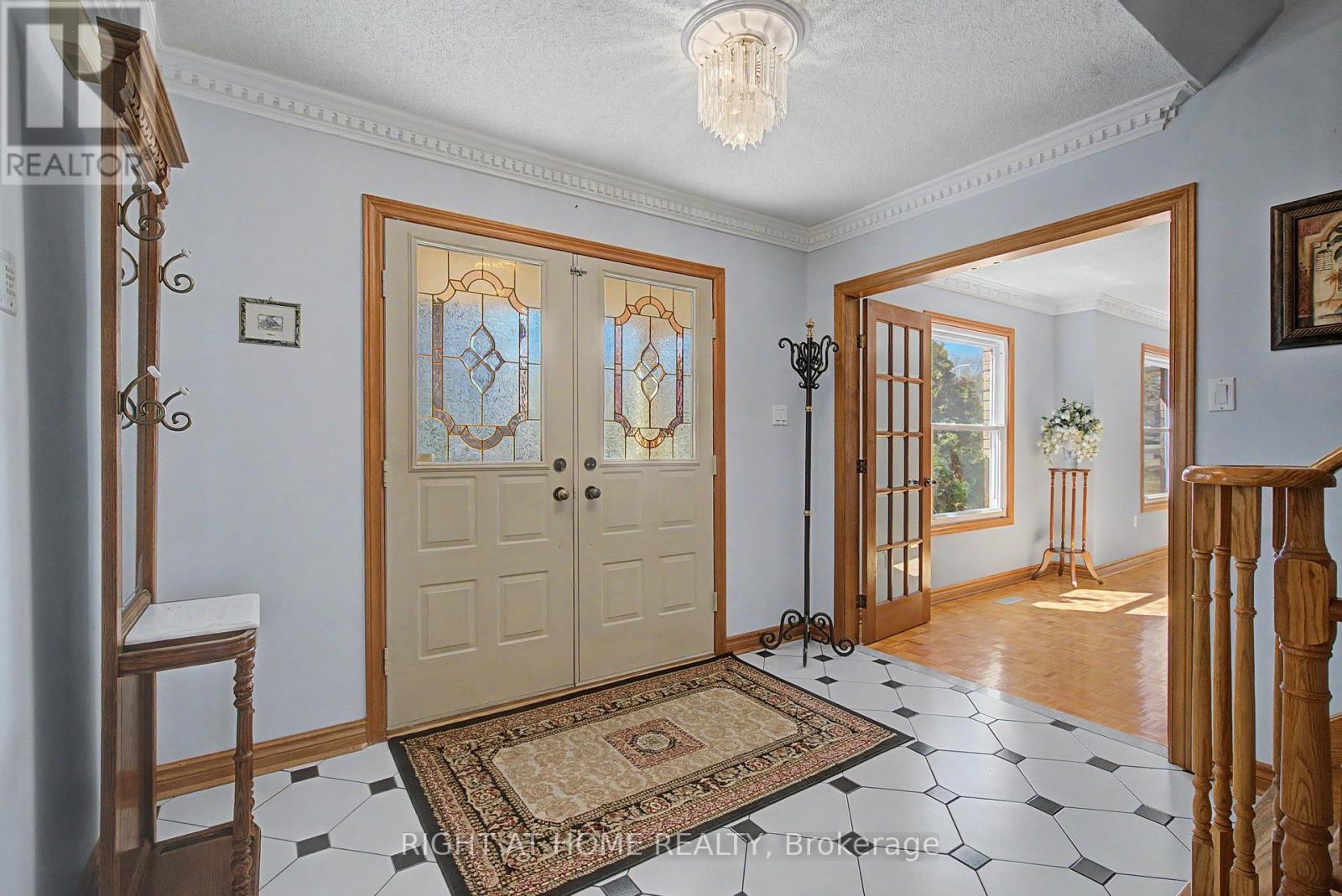 9 Lady Diana Court, Whitchurch-Stouffville, Ontario  L4A 2C9 - Photo 4 - N13162318