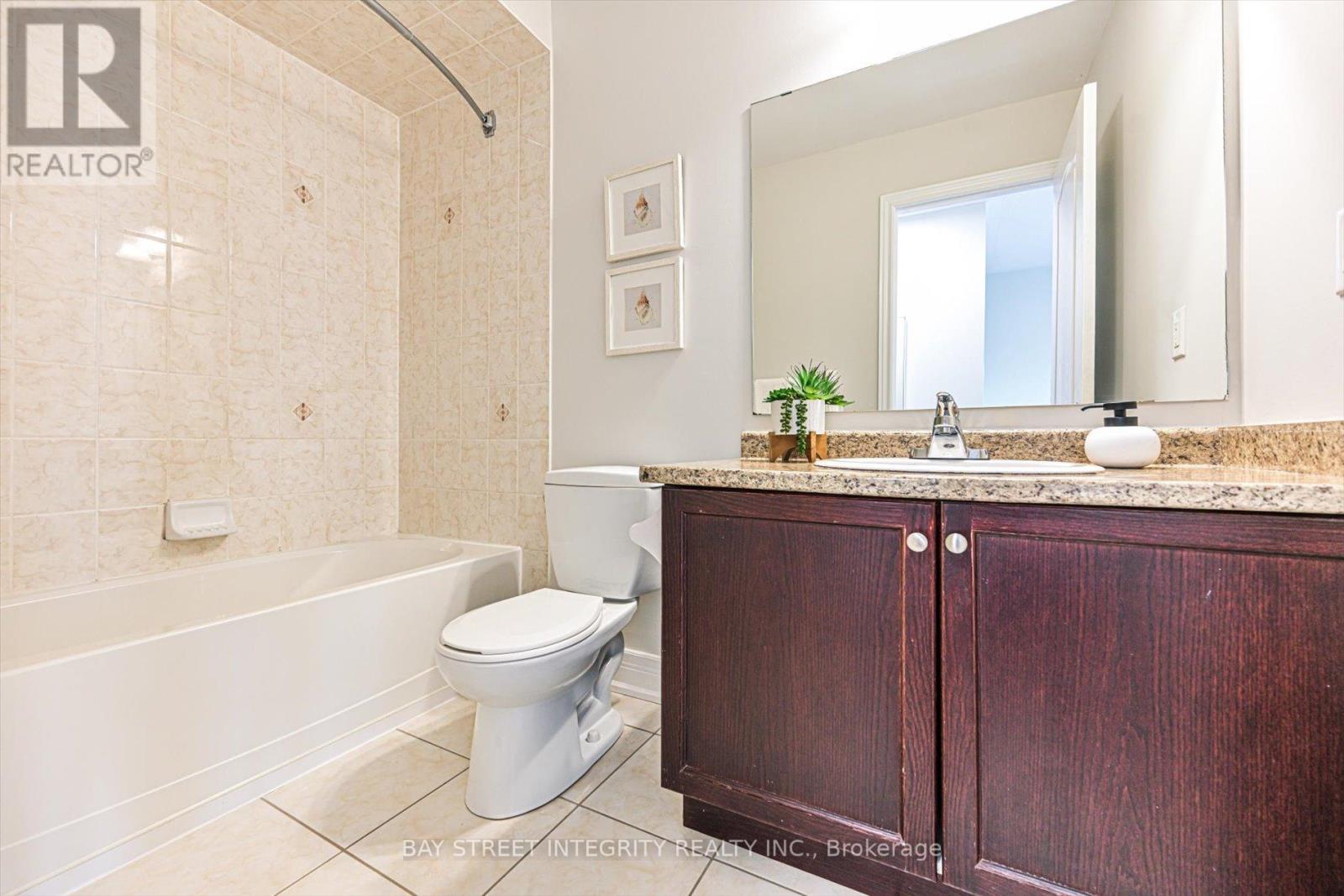 16 Coventry Court, Richmond Hill, Ontario  L4C 0X1 - Photo 32 - N13162374
