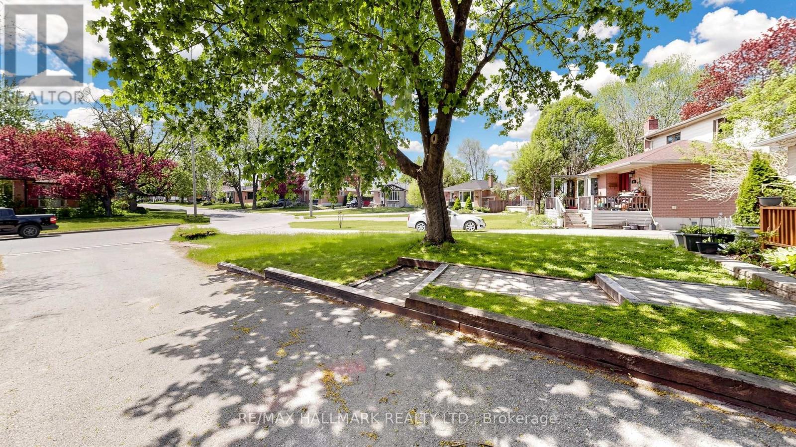 46 Collins Crescent, Aurora, Ontario  L4G 2W2 - Photo 4 - N13162392