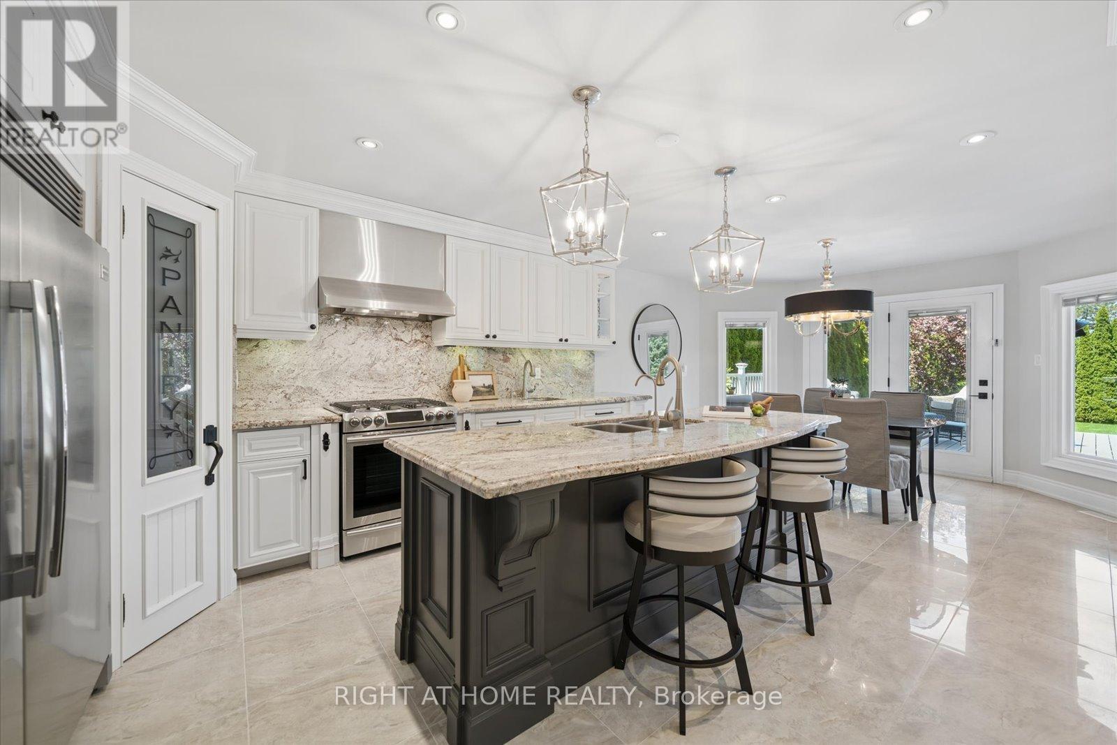 137 Treegrove Circle, Aurora, Ontario  L4G 6L9 - Photo 7 - N13162420