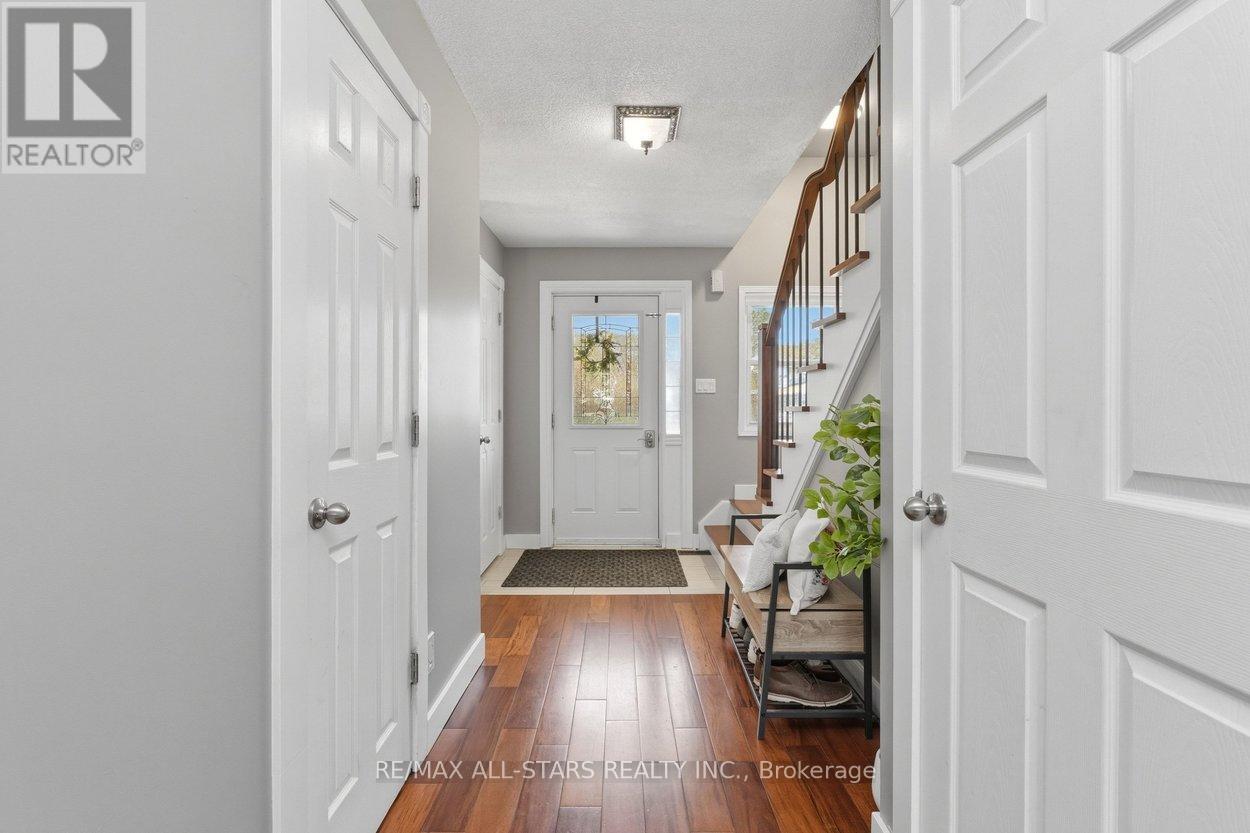 9 Tudor Place, Georgina, Ontario  L4P 3N7 - Photo 10 - N13162436