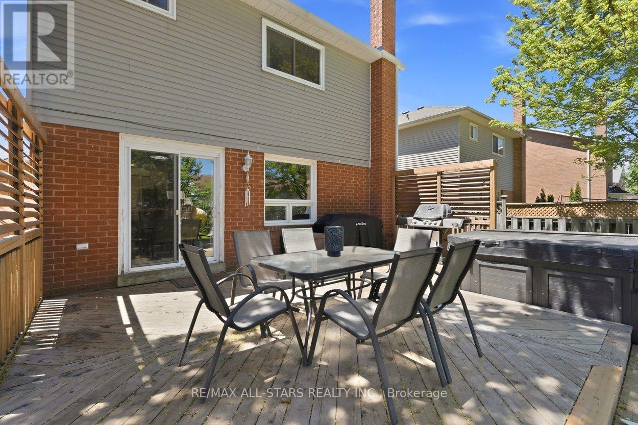 9 Tudor Place, Georgina, Ontario  L4P 3N7 - Photo 5 - N13162436