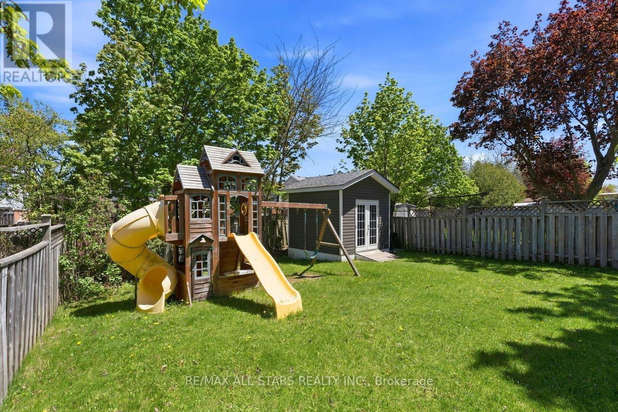 9 Tudor Place, Georgina, Ontario  L4P 3N7 - Photo 9 - N13162436