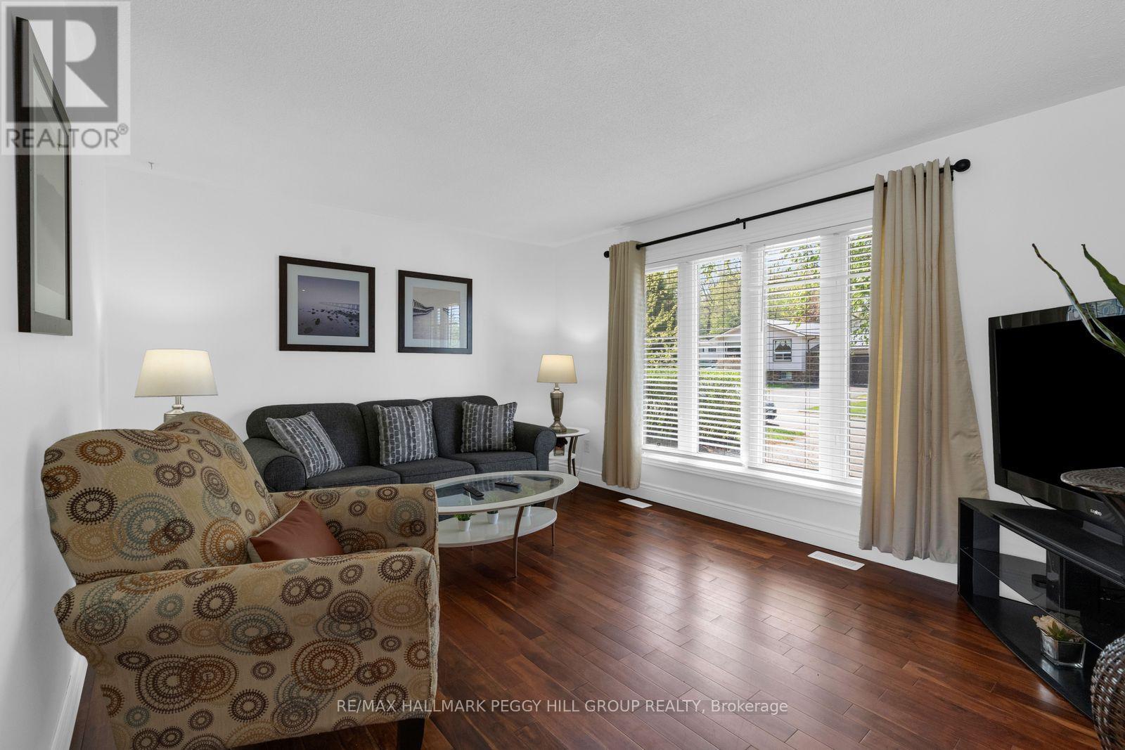 32 Kerr Drive, Penetanguishene, Ontario  L9M 1H6 - Photo 7 - S13162110