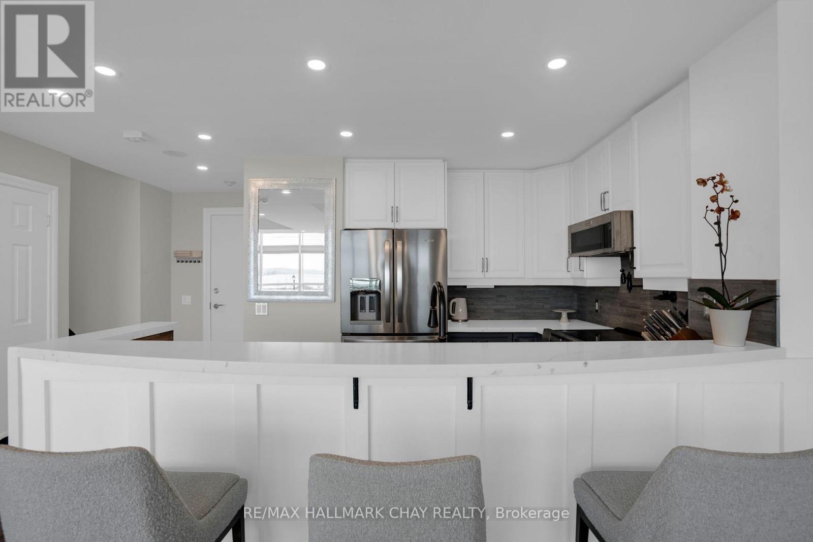 302 - 6 Toronto Street, Barrie (City Centre), Ontario  L4N 9R2 - Photo 12 - S13162144