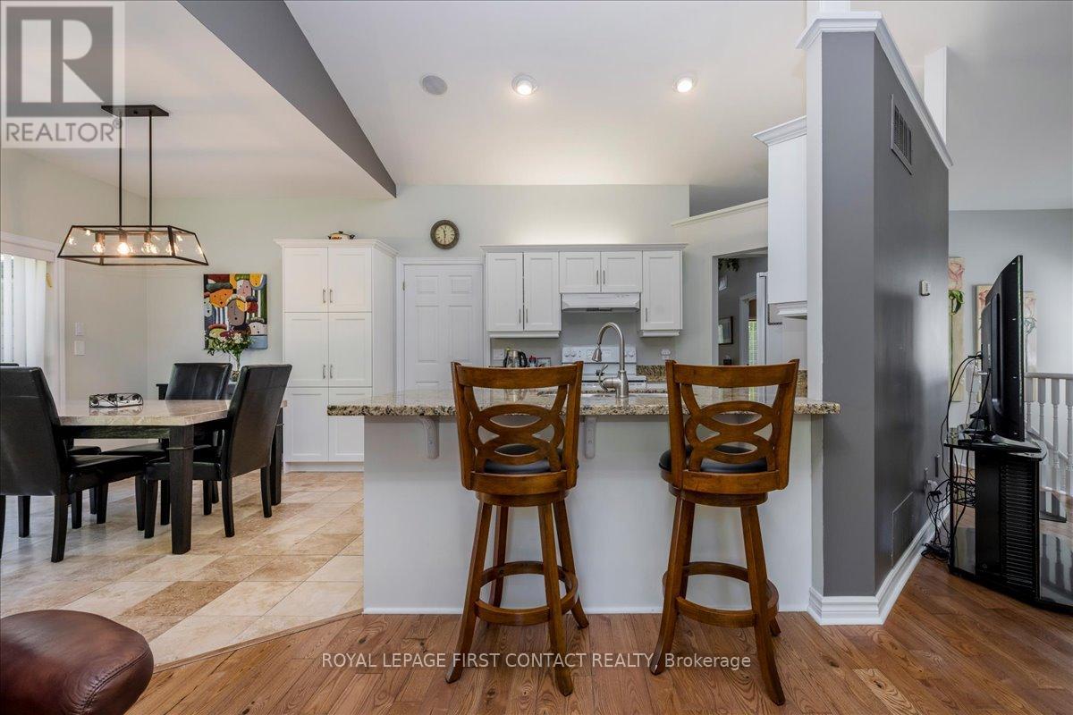 6 Martyn Drive, Wasaga Beach, Ontario  L9Z 1N4 - Photo 15 - S13162176