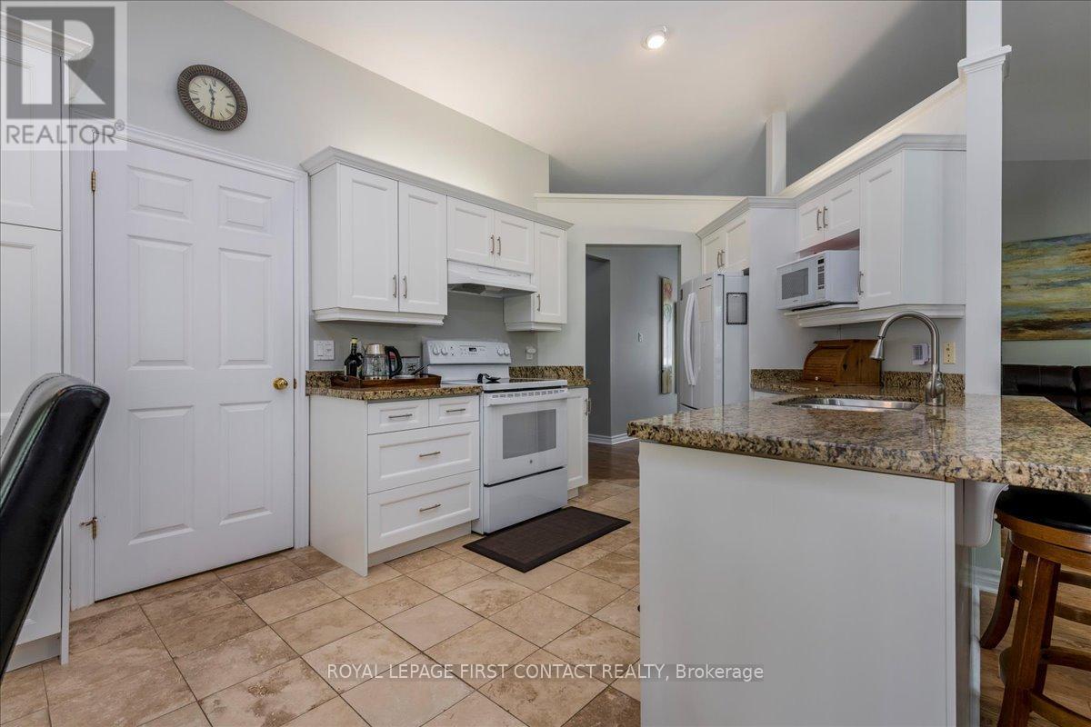 6 Martyn Drive, Wasaga Beach, Ontario  L9Z 1N4 - Photo 16 - S13162176