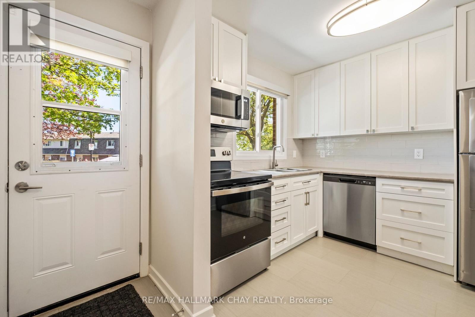 25 - 177 Bayview Drive, Barrie (Allandale), Ontario  L4N 4Y6 - Photo 4 - S13162202