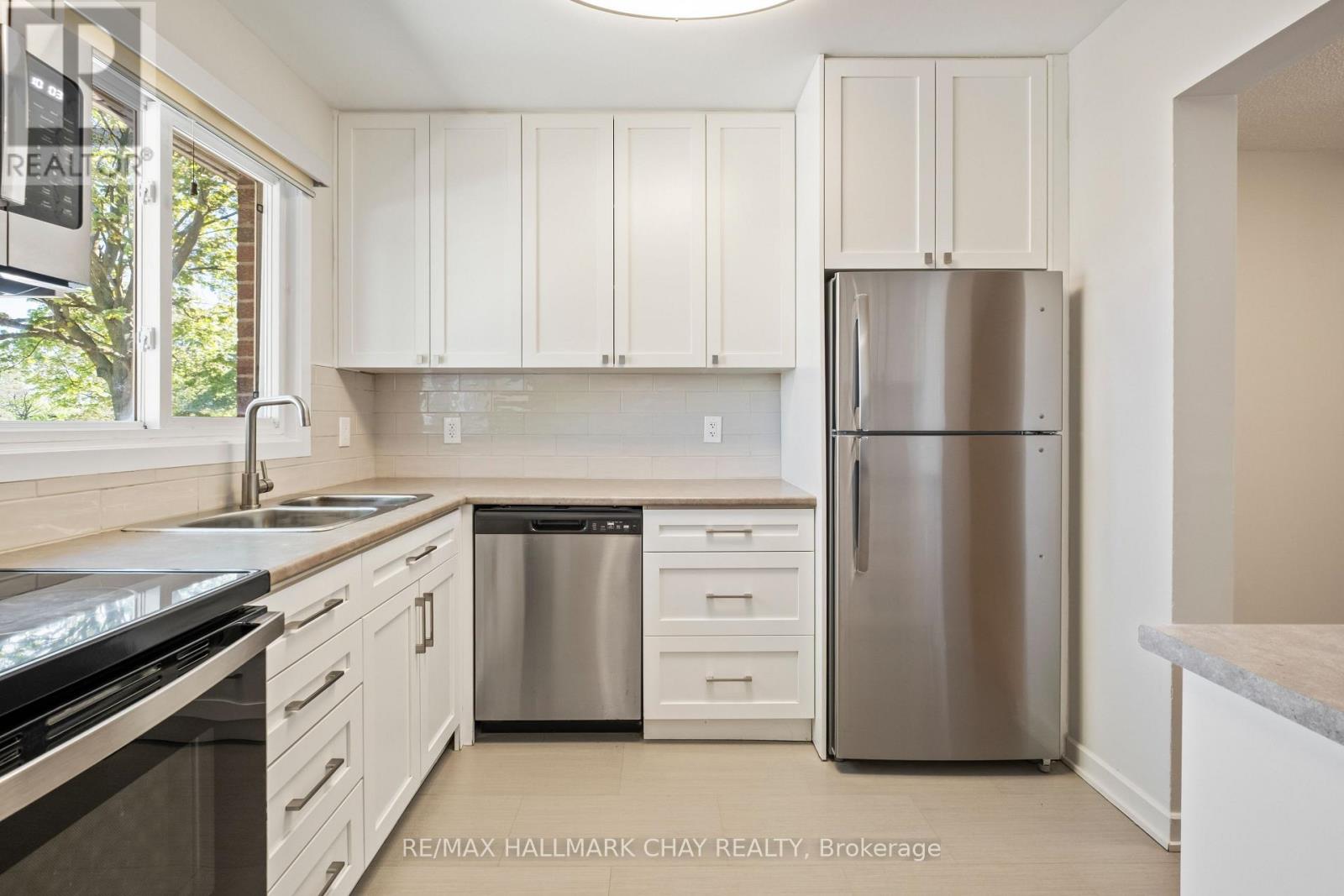 25 - 177 Bayview Drive, Barrie (Allandale), Ontario  L4N 4Y6 - Photo 6 - S13162202