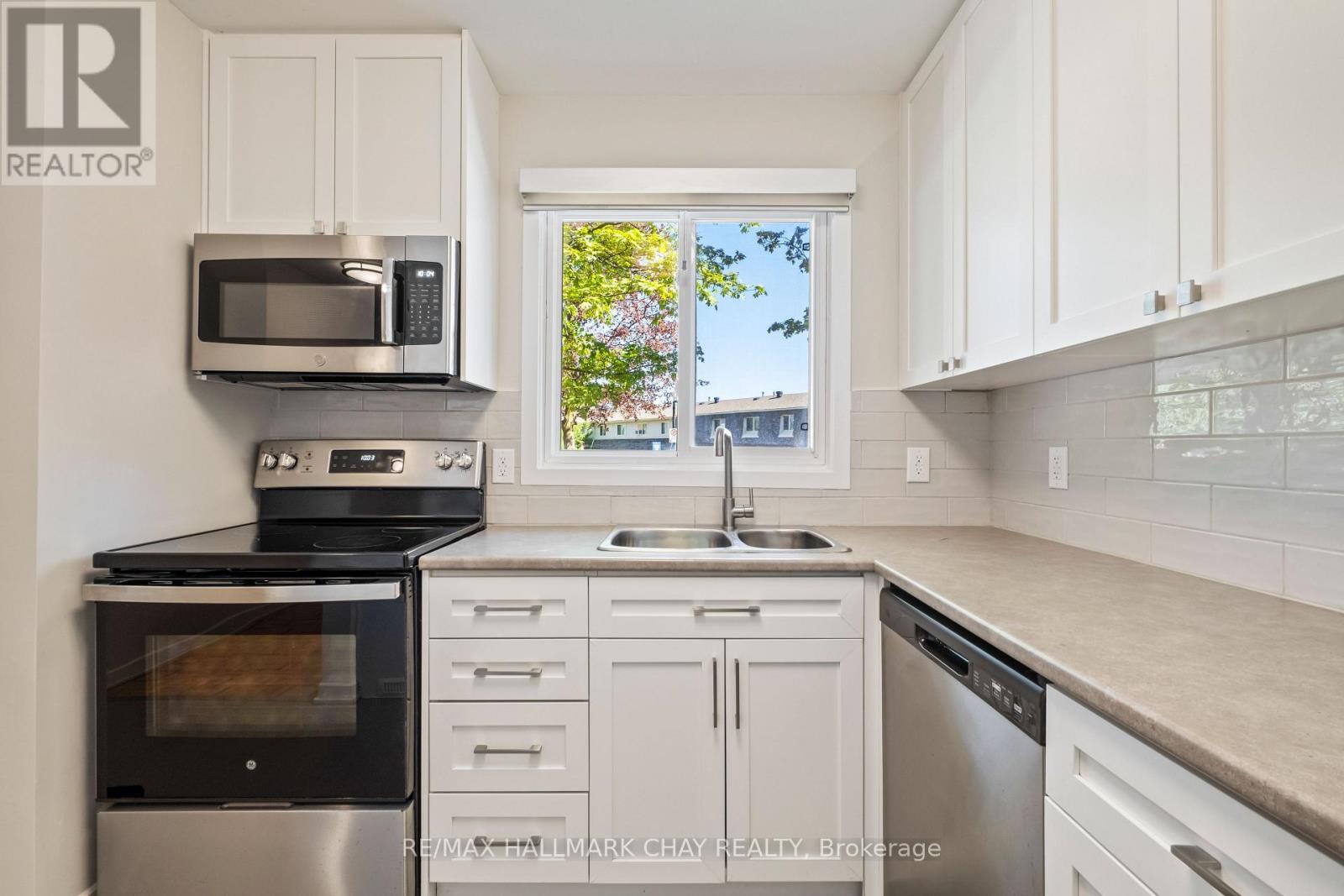 25 - 177 Bayview Drive, Barrie (Allandale), Ontario  L4N 4Y6 - Photo 7 - S13162202