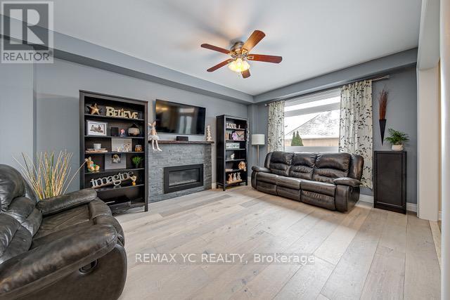 114 Monarchy Street, Barrie, Ontario L4M 0E2 - Photo 3 - S13162234