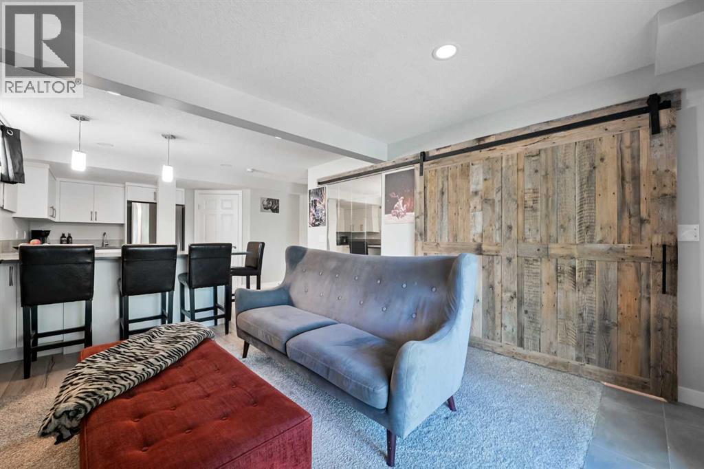 44 Coach Manor Rise SW, Calgary, Alberta  T3H 1C4 - Photo 19 - A2313362