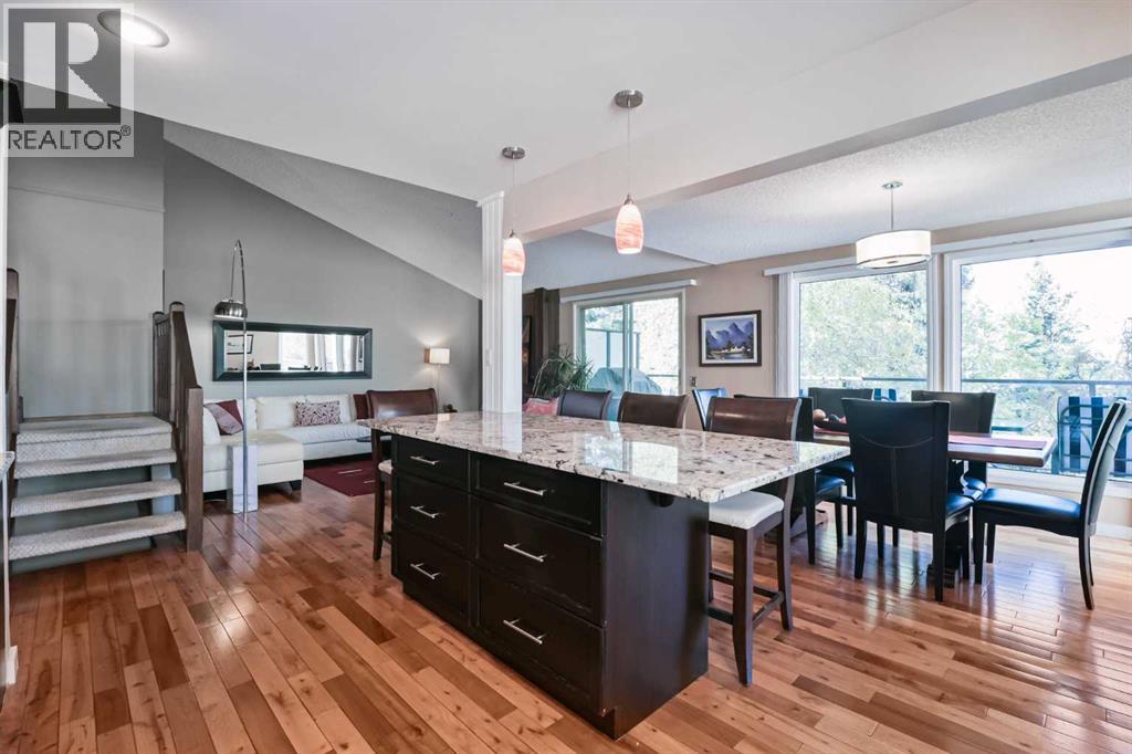44 Coach Manor Rise SW, Calgary, Alberta  T3H 1C4 - Photo 5 - A2313362