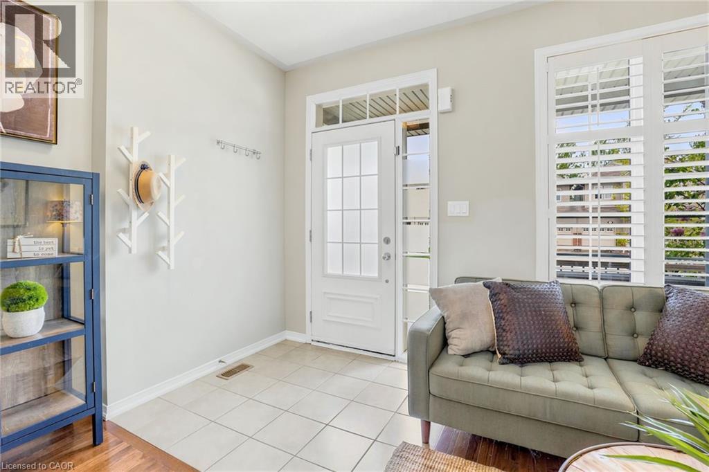 22 Cathedral Street, Waterdown, Ontario  L8B 0S3 - Photo 4 - 40832732
