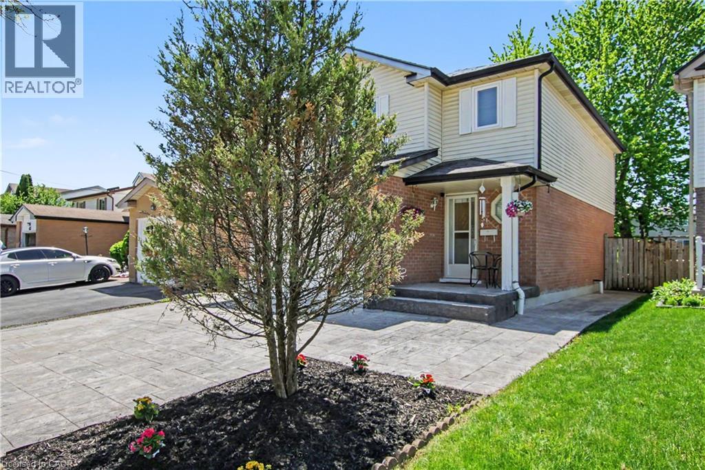 51 Camrose Court, Kitchener, Ontario  N2M 5J4 - Photo 3 - 40832545