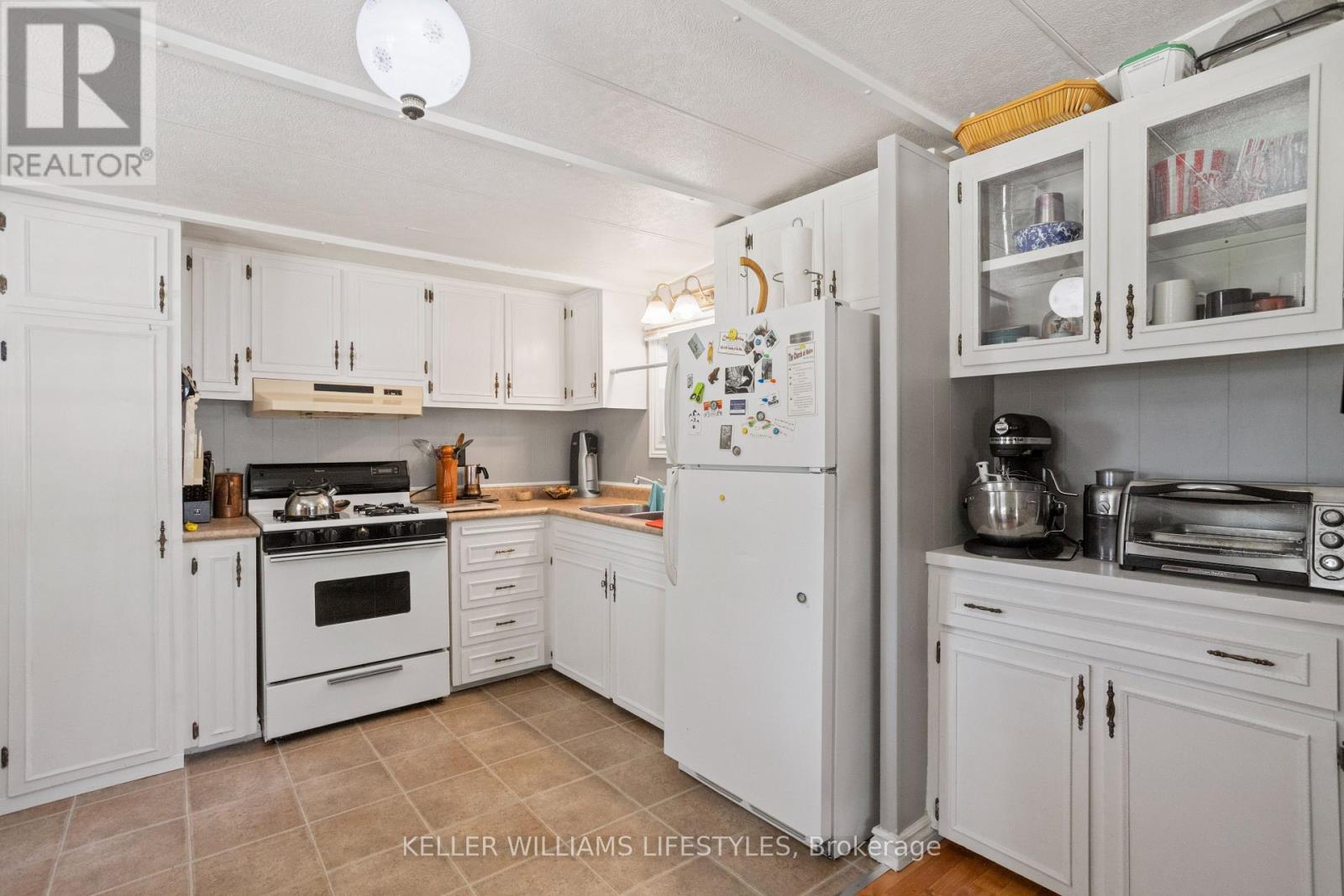 4403 Queens Avenue, North Middlesex, Ontario  N0M 1A0 - Photo 15 - X13162594