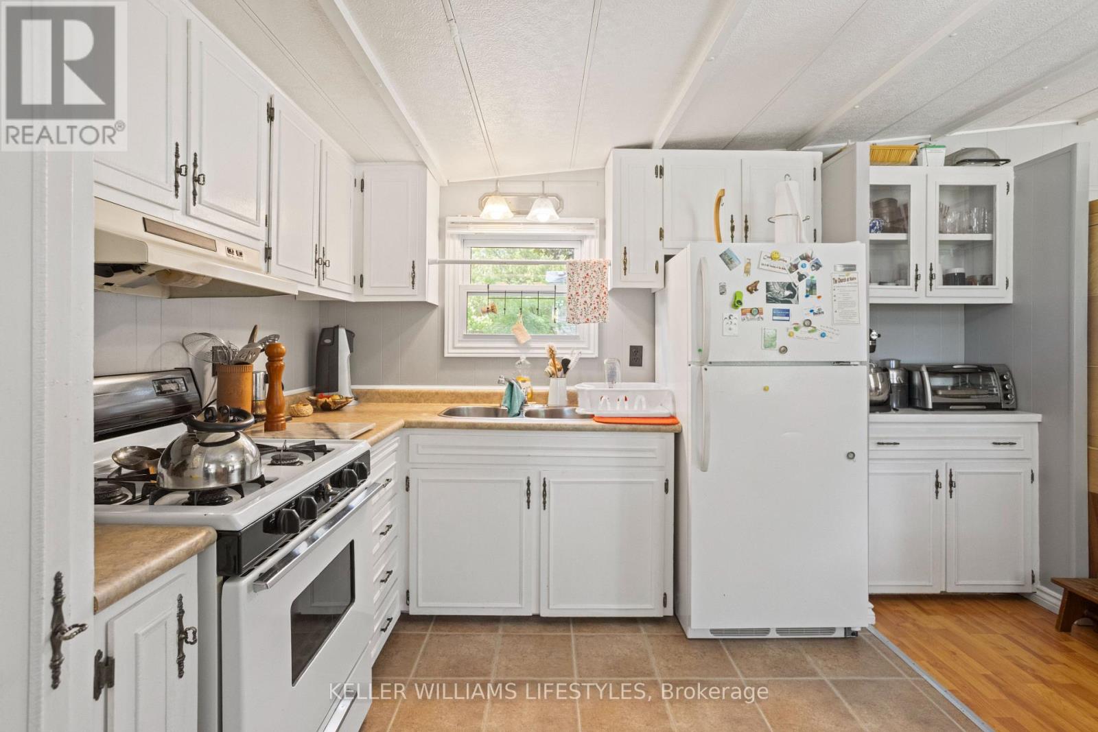 4403 Queens Avenue, North Middlesex, Ontario  N0M 1A0 - Photo 17 - X13162594