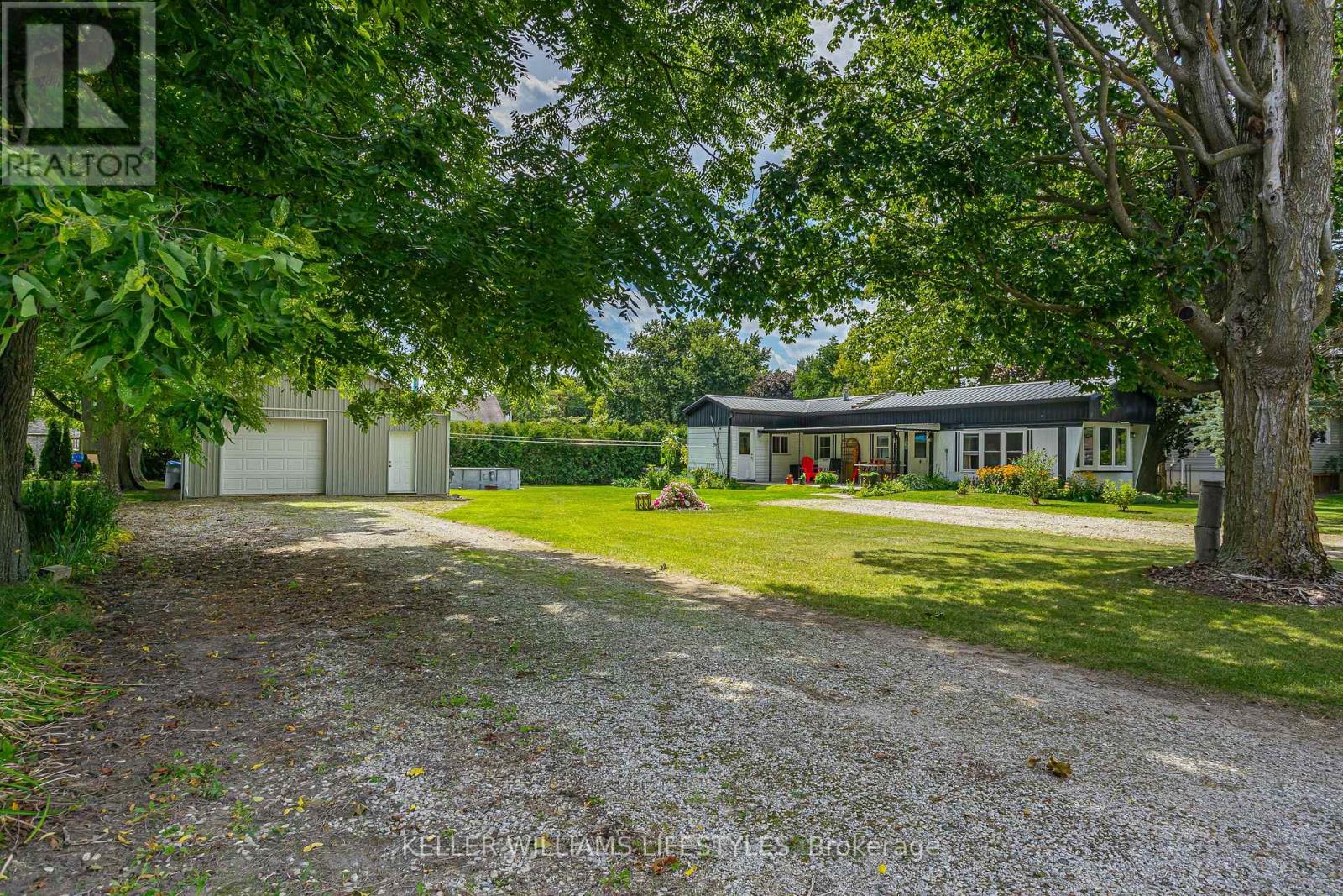 4403 Queens Avenue, North Middlesex, Ontario  N0M 1A0 - Photo 4 - X13162594
