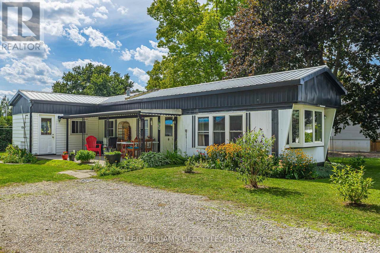 4403 Queens Avenue, North Middlesex, Ontario  N0M 1A0 - Photo 41 - X13162594