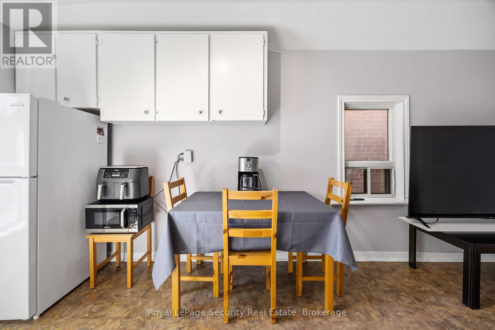 2nd Floor - 41 Prescott Avenue, Toronto, Ontario M6N 3G7 - Photo 12 - W13162138
