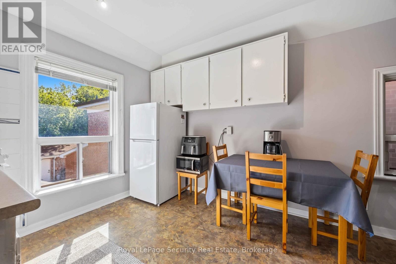 2nd Floor - 41 Prescott Avenue, Toronto, Ontario M6N 3G7 - Photo 14 - W13162138