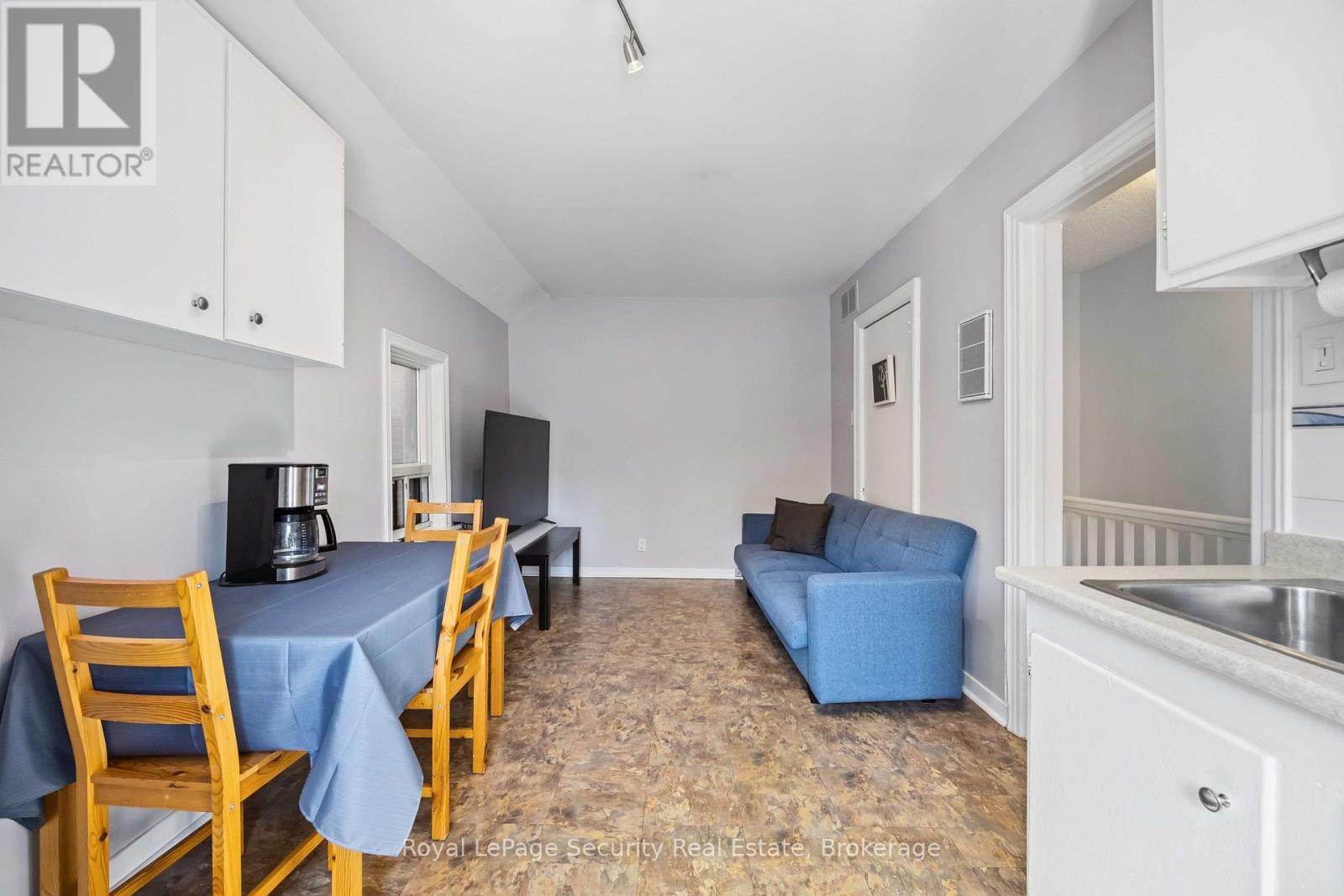 2nd Floor - 41 Prescott Avenue, Toronto, Ontario M6N 3G7 - Photo 17 - W13162138