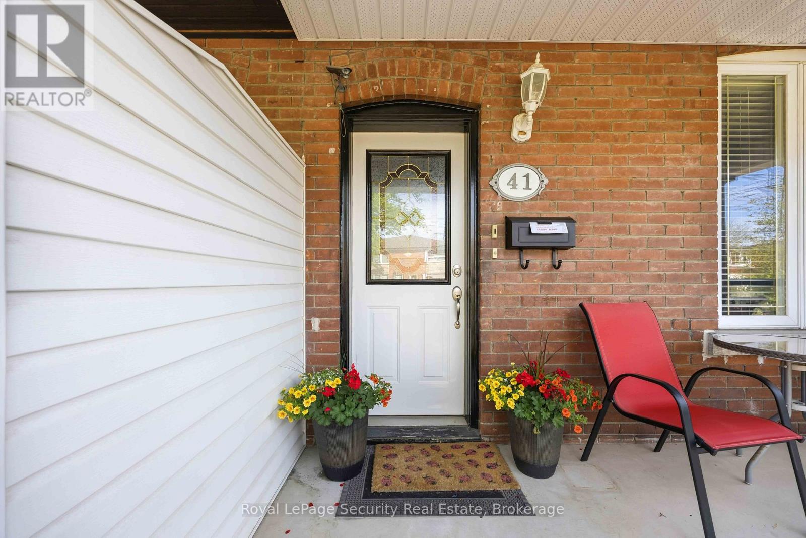 2nd Floor - 41 Prescott Avenue, Toronto, Ontario M6N 3G7 - Photo 2 - W13162138