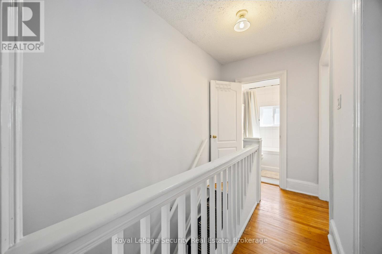 2nd Floor - 41 Prescott Avenue, Toronto, Ontario M6N 3G7 - Photo 20 - W13162138