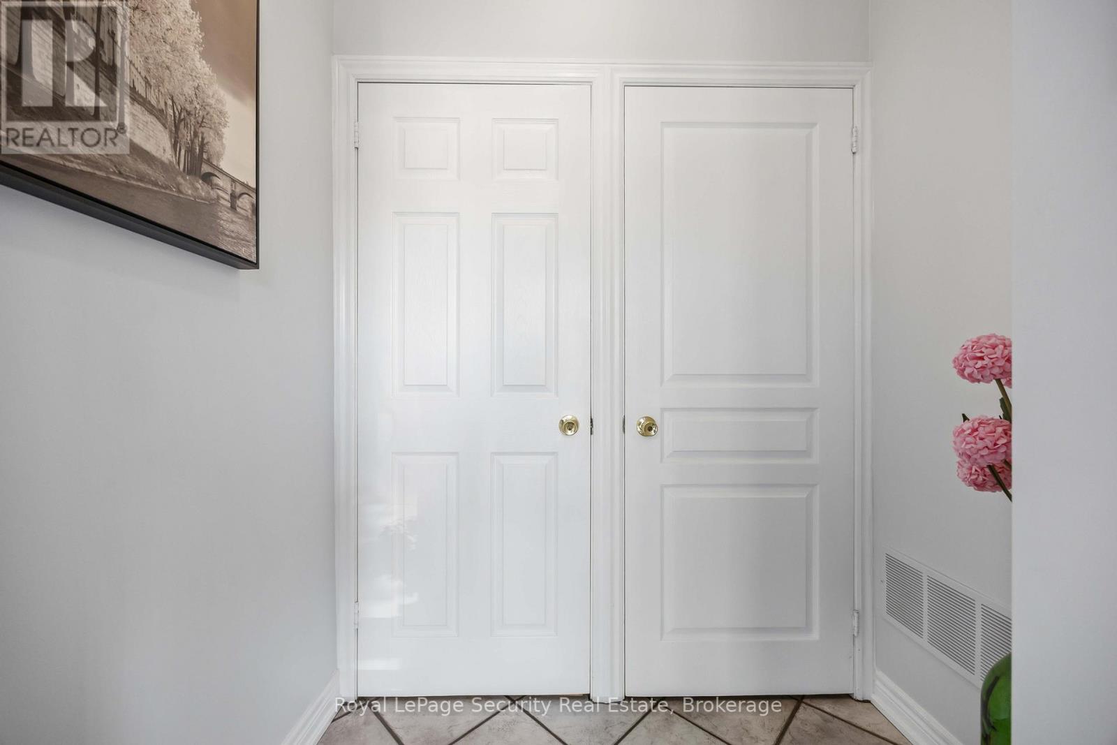 2nd Floor - 41 Prescott Avenue, Toronto, Ontario M6N 3G7 - Photo 4 - W13162138