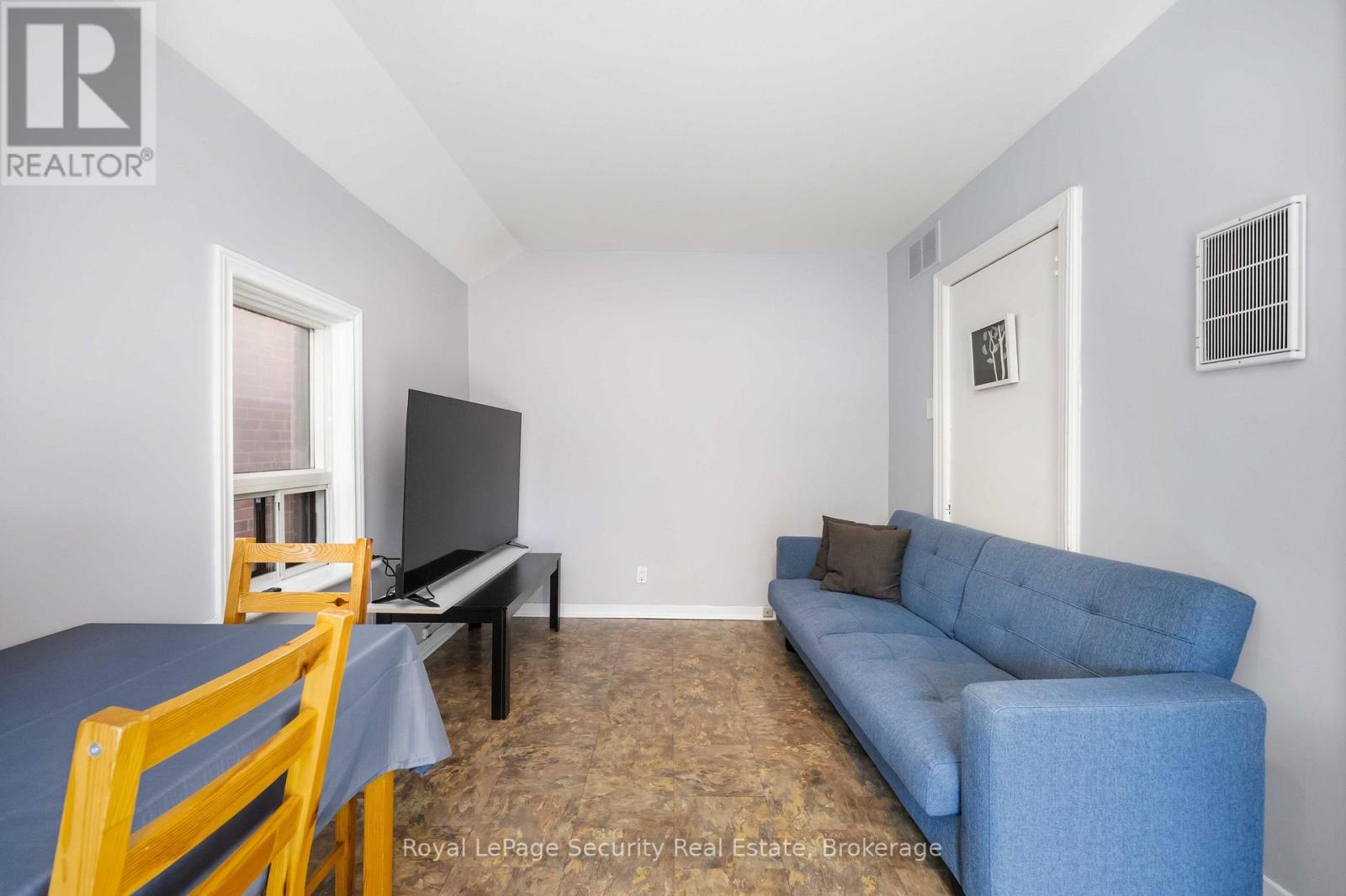2nd Floor - 41 Prescott Avenue, Toronto, Ontario M6N 3G7 - Photo 6 - W13162138