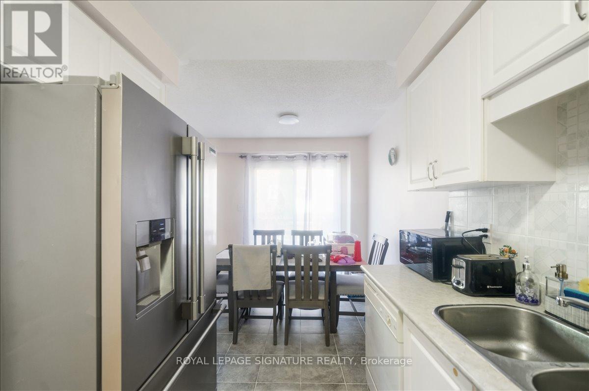 28 Pompano Place, Brampton, Ontario  L6P 1N5 - Photo 10 - W13162150