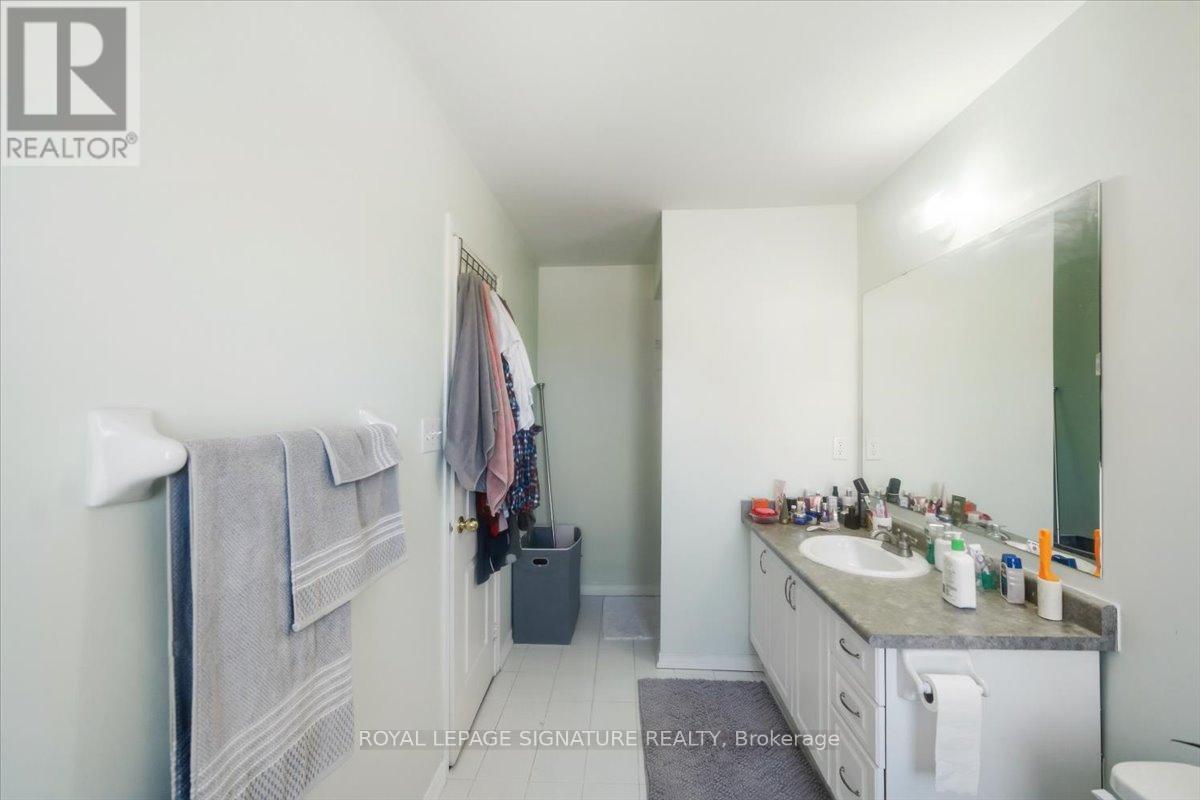 28 Pompano Place, Brampton, Ontario  L6P 1N5 - Photo 15 - W13162150