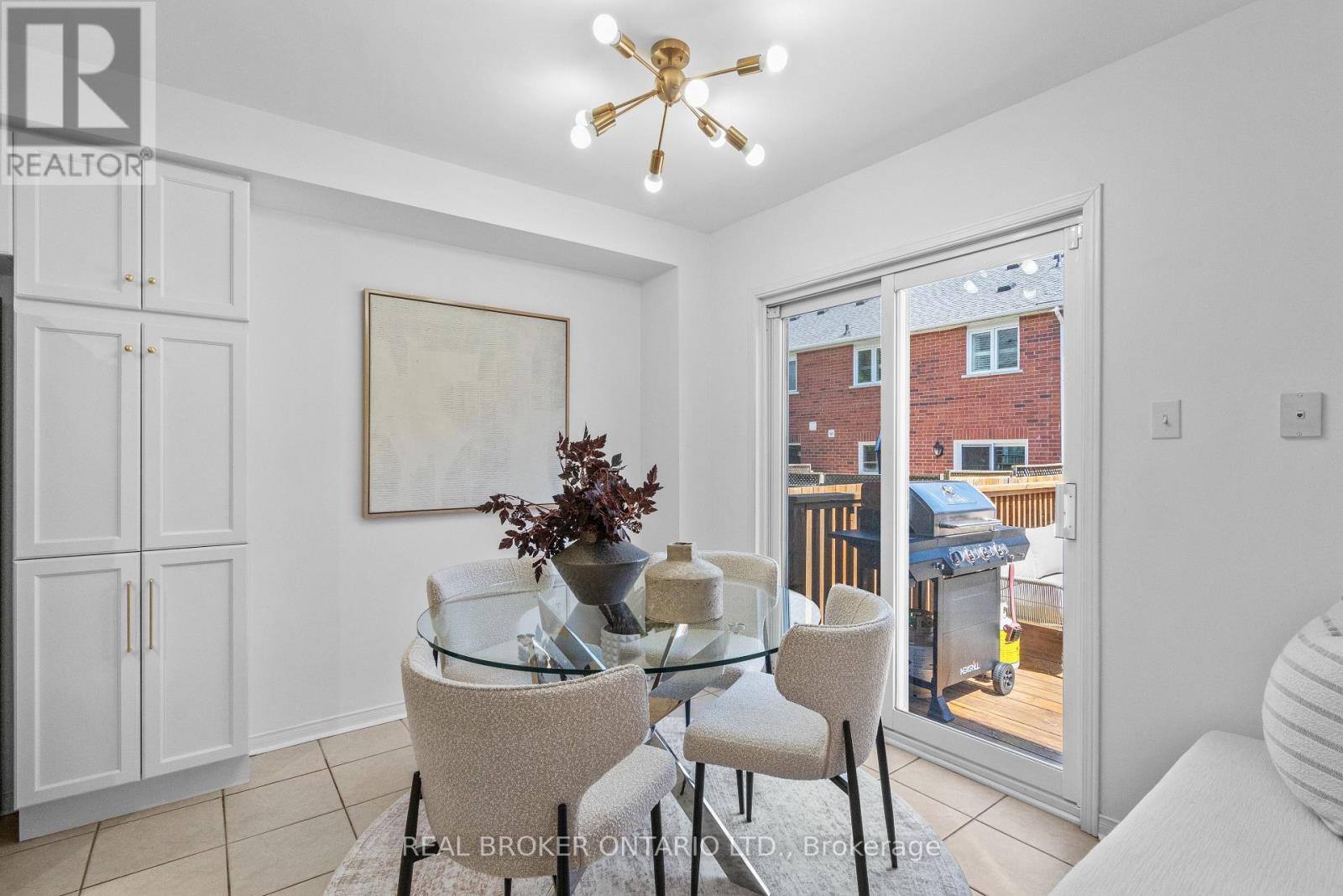8 Dawson Crescent, Milton, Ontario  L9T 5H8 - Photo 12 - W13162244