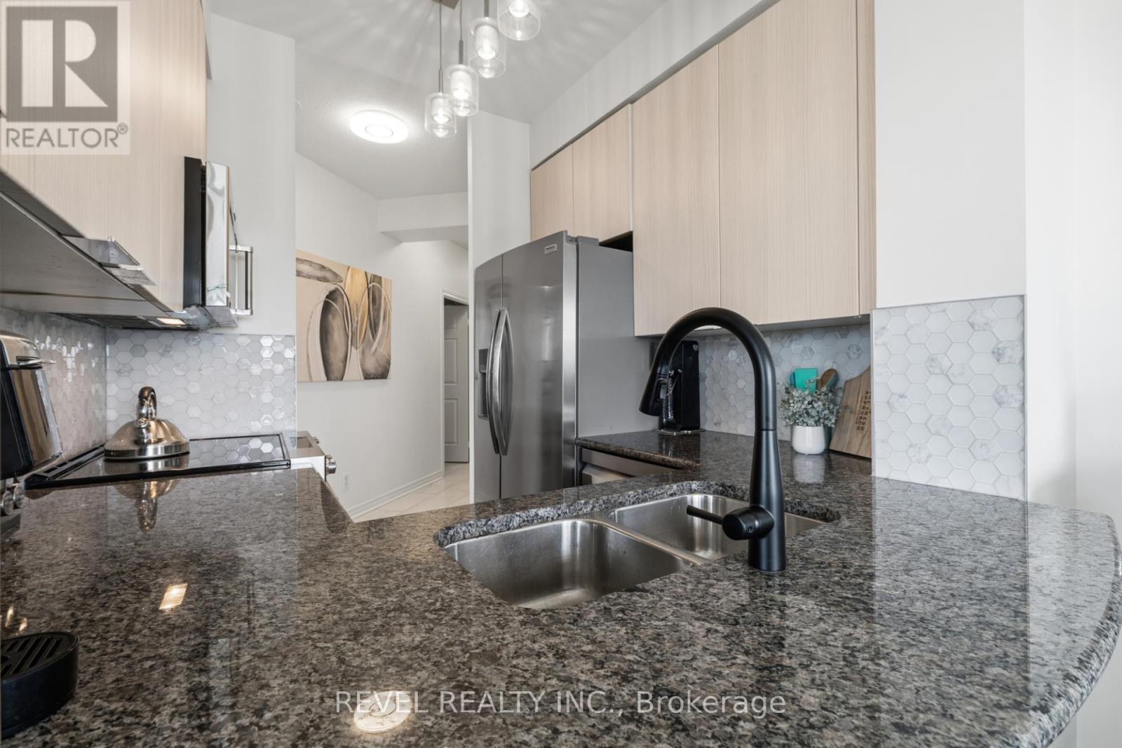 1103 - 2325 Central Park Drive, Oakville, Ontario  L6H 0E2 - Photo 6 - W13162286