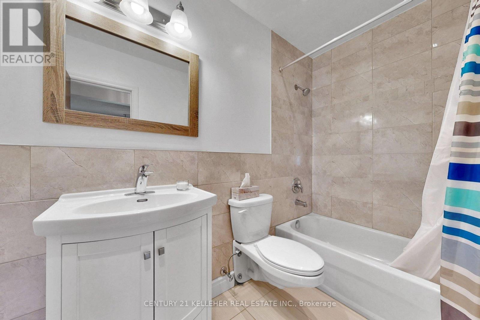 1065 Sierra Boulevard S, Mississauga, Ontario  L4Y 2E3 - Photo 19 - W13162316