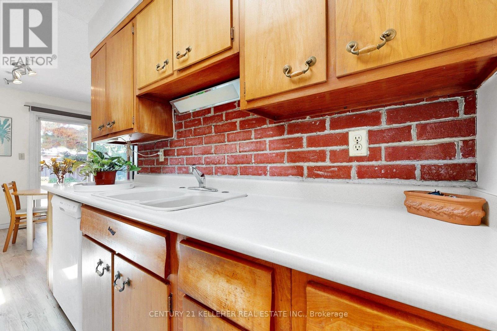 1065 Sierra Boulevard S, Mississauga, Ontario  L4Y 2E3 - Photo 9 - W13162316