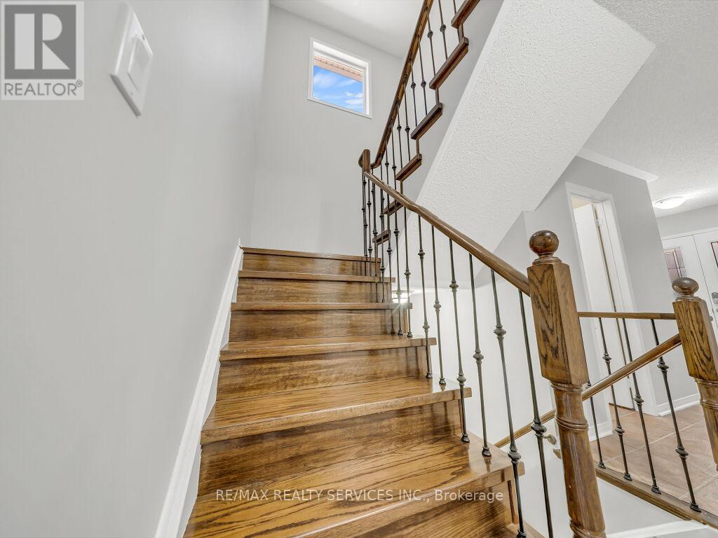 58 Queen Mary Drive, Brampton, Ontario  L7A 2K3 - Photo 21 - W13162344