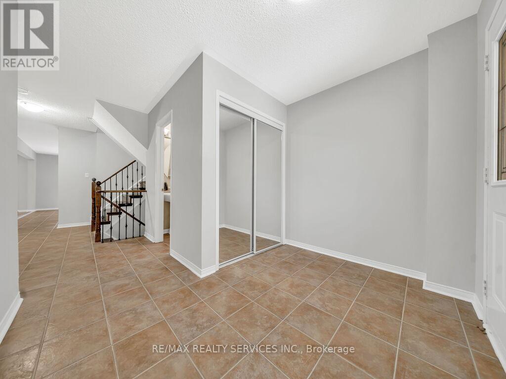 58 Queen Mary Drive, Brampton, Ontario  L7A 2K3 - Photo 7 - W13162344