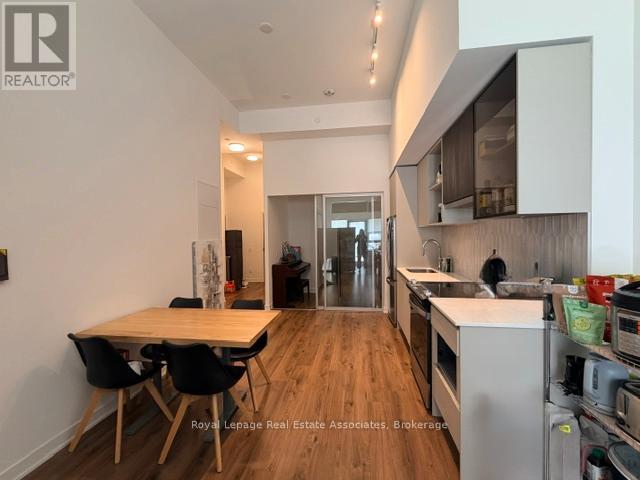 114 - 405 Dundas Street W, Oakville, Ontario  L6M 4P9 - Photo 2 - W13162350