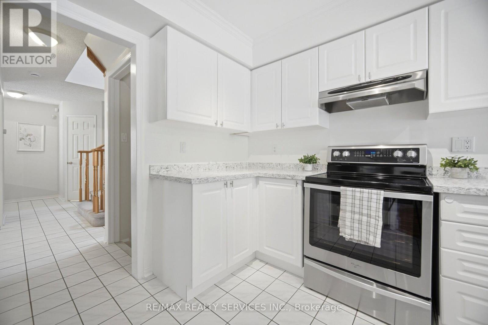 3229 Fanleaf Drive, Mississauga, Ontario  L5N 7C8 - Photo 16 - W13162380