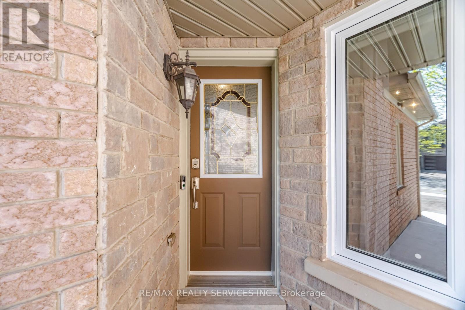 3229 Fanleaf Drive, Mississauga, Ontario  L5N 7C8 - Photo 8 - W13162380