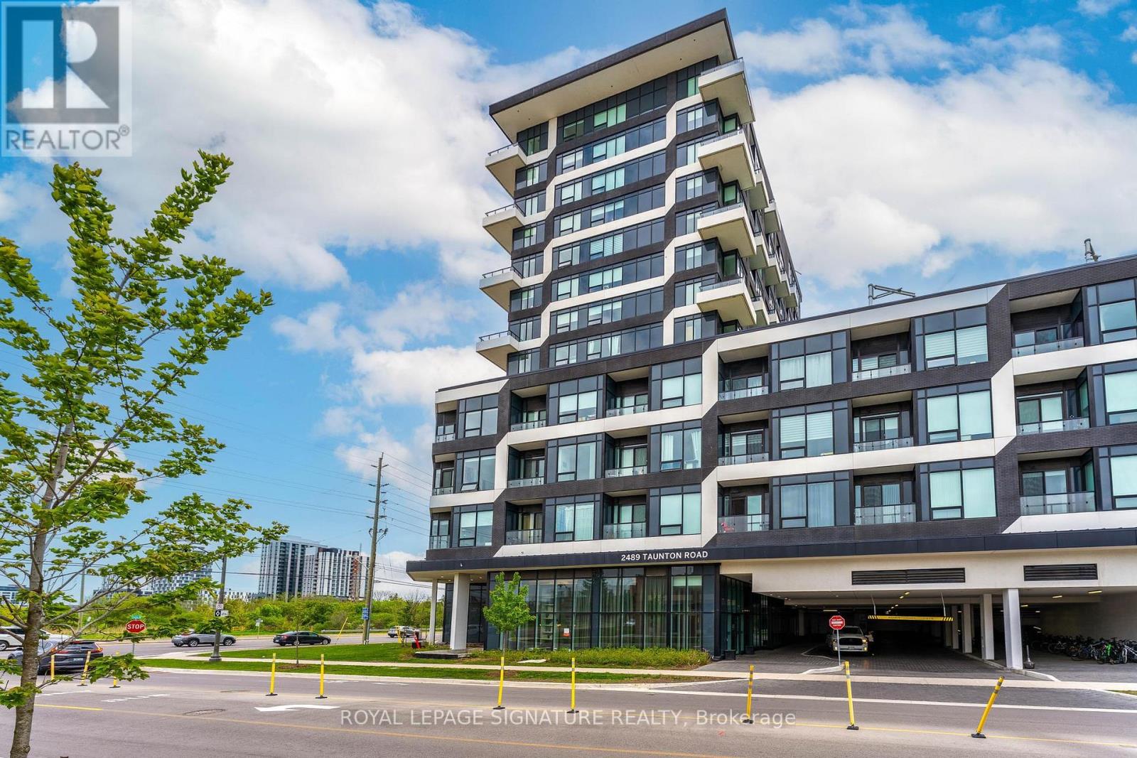 917 - 2489 Taunton Road, Oakville, Ontario  L6H 3R9 - Photo 1 - W13162406