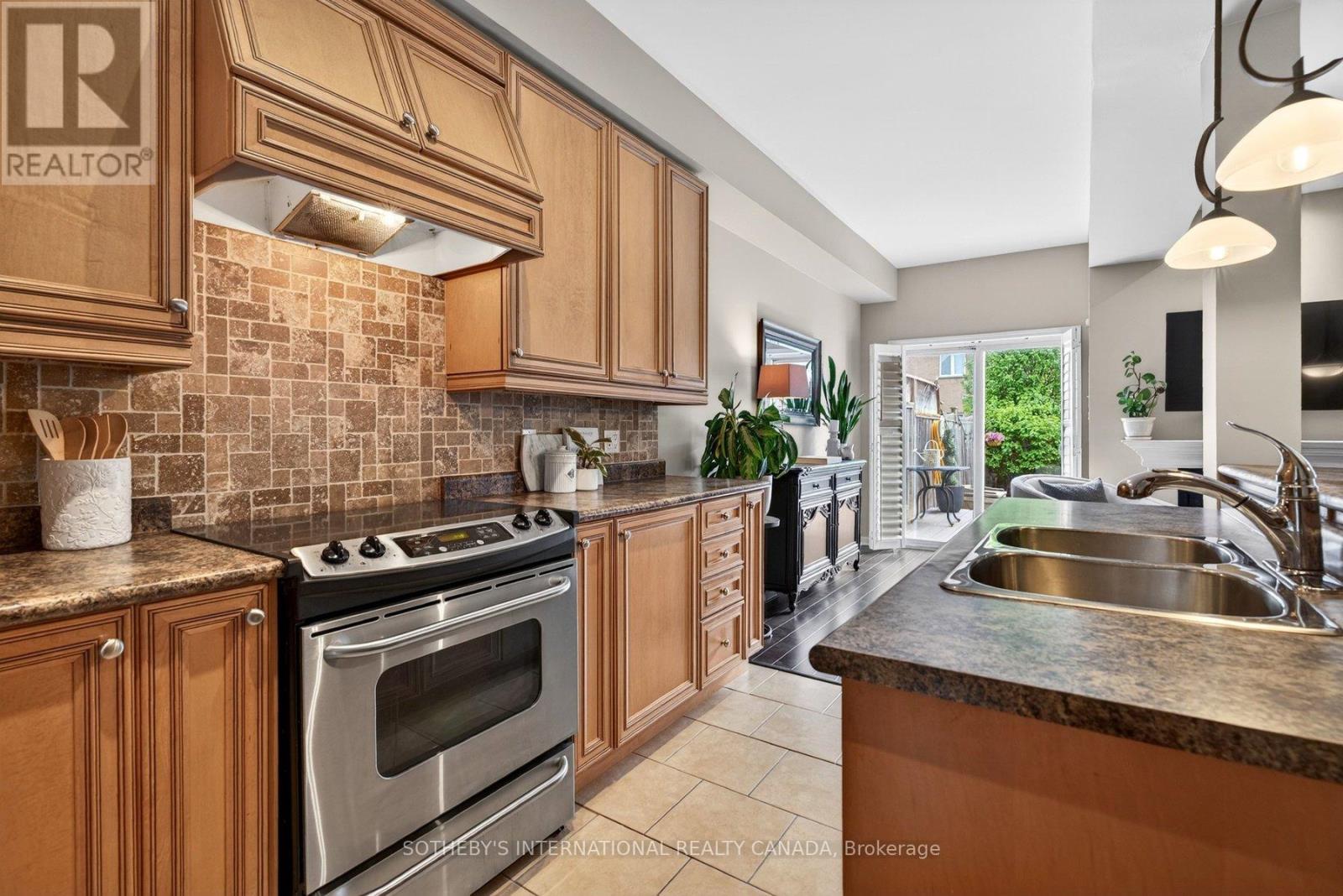2238 Stone Glen Crescent, Oakville, Ontario  L6M 5G6 - Photo 13 - W13162426
