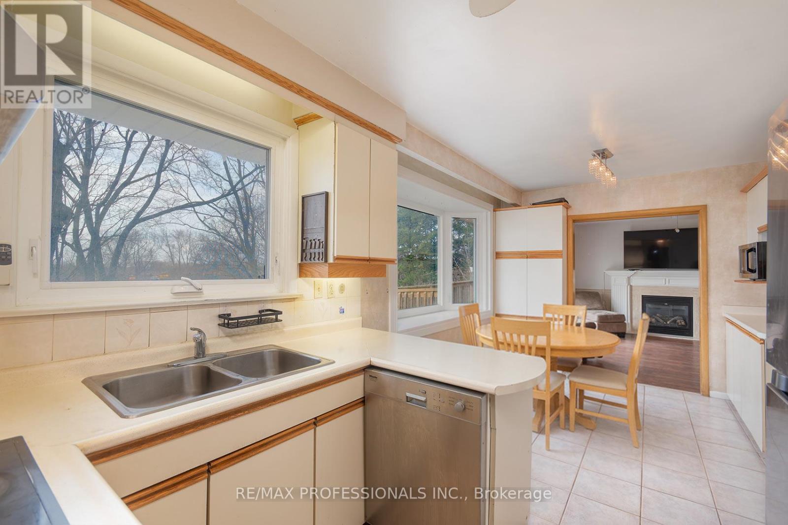 315 Markland Drive, Toronto, Ontario  M9C 1R4 - Photo 11 - W13162432