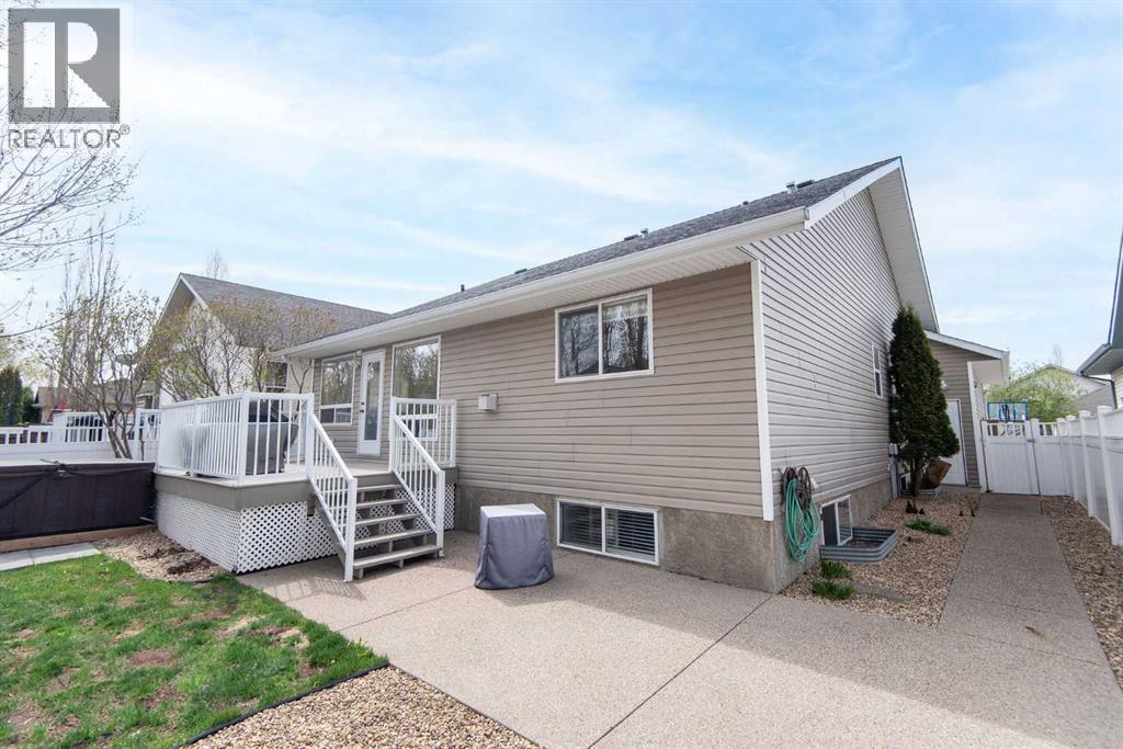 90 Alberts Close, Red Deer, Alberta  T4R 3J7 - Photo 5 - A2312042