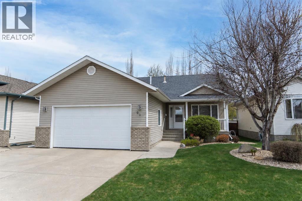 90 Alberts Close, Red Deer, Alberta  T4R 3J7 - Photo 1 - A2312042
