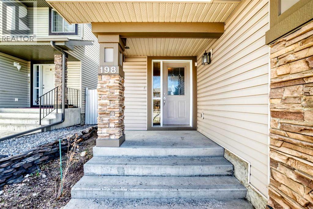 198 Everstone Drive SW, Calgary, Alberta  T2Y 4V1 - Photo 4 - A2304505